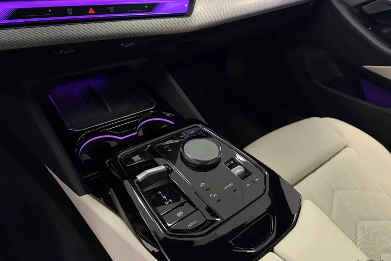 BMW 550e (Seria 5) din 2025 cu 23.100 km - oferta BMW202703 - foto 16