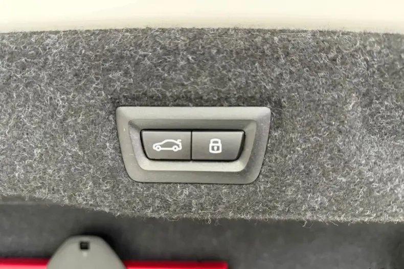 BMW 550e (Seria 5) din 2025 cu 23.100 km - oferta BMW202703 - foto 28