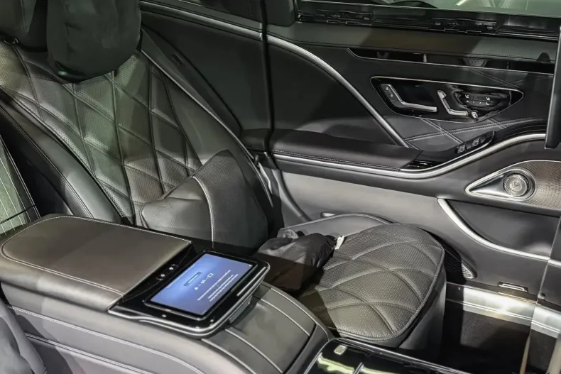 Mercedes-Benz S Maybach din 2025 cu 17.000 km - oferta MER202704 - foto 11