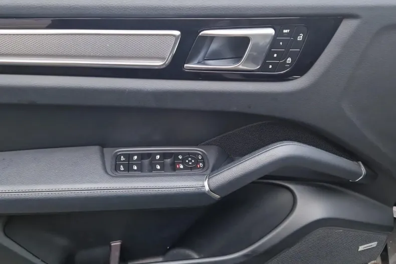 Porsche Cayenne din 2022 cu 96.952 km - oferta POR202715 - foto 15