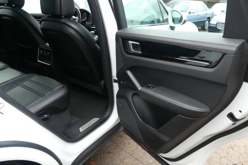 Porsche Cayenne din 2022 cu 66.000 km - oferta POR202716 - foto 27