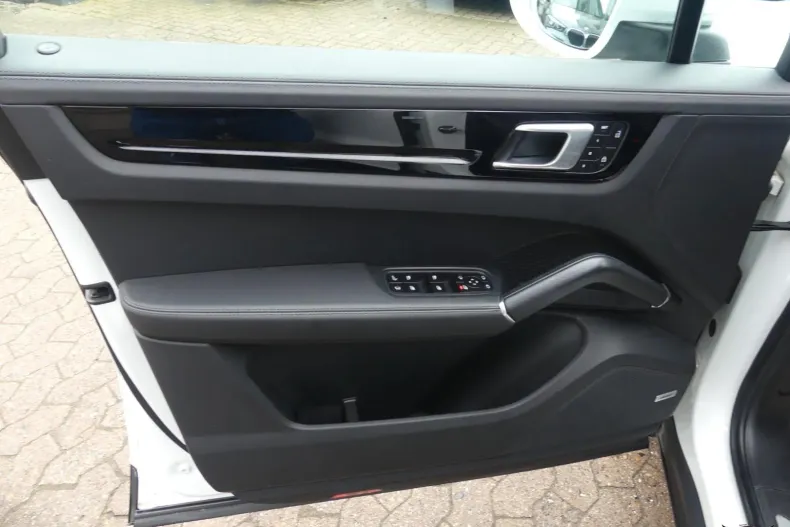 Porsche Cayenne din 2022 cu 66.000 km - oferta POR202716 - foto 28