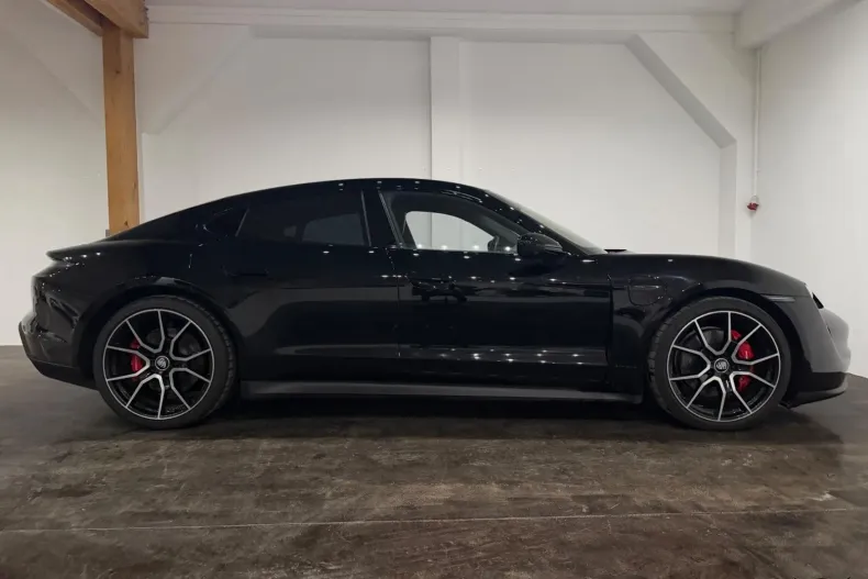 Porsche Taycan din 2022 cu 41.500 km - oferta POR202717 - foto 4