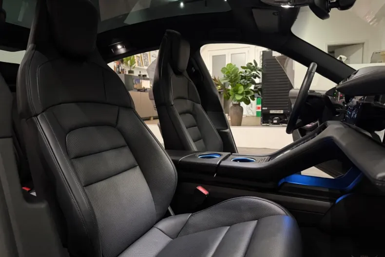 Porsche Taycan din 2022 cu 41.500 km - oferta POR202717 - foto 9