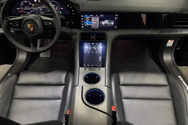 Porsche Taycan din 2022 cu 41.500 km - oferta POR202717 - foto 11