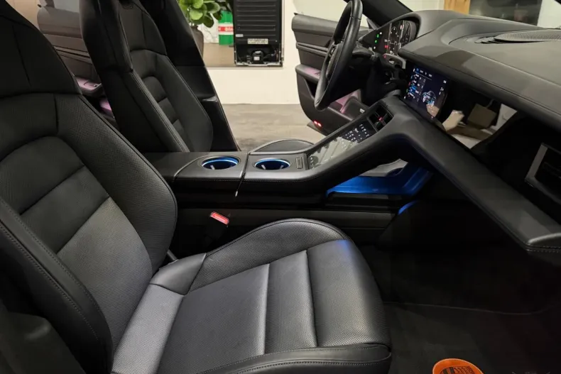 Porsche Taycan din 2022 cu 41.500 km - oferta POR202717 - foto 12