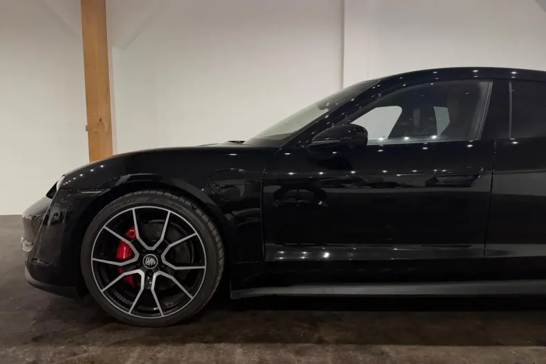 Porsche Taycan din 2022 cu 41.500 km - oferta POR202717 - foto 27