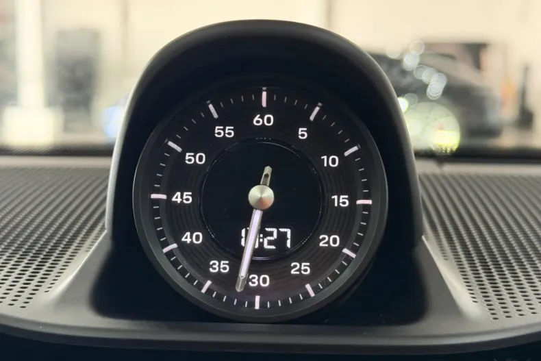 Porsche Taycan din 2023 cu 62.500 km - oferta POR202718 - foto 16