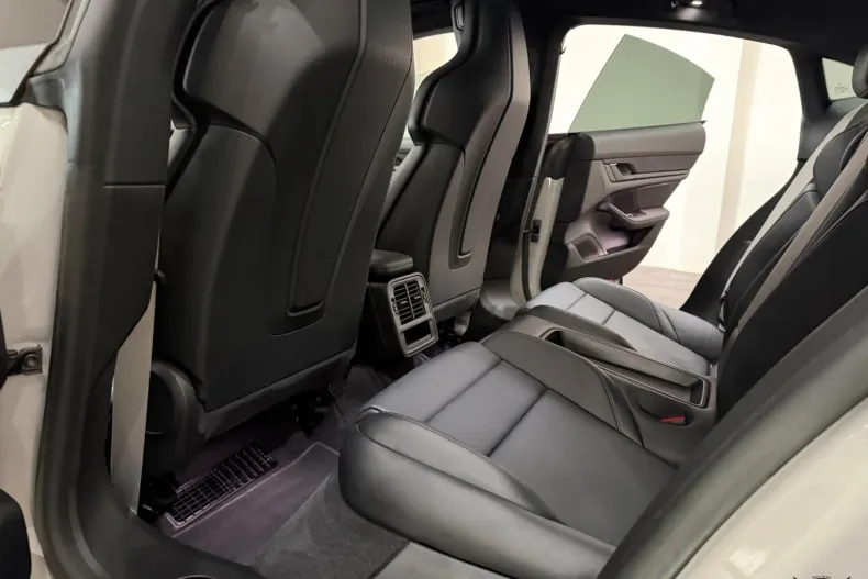 Porsche Taycan din 2023 cu 62.500 km - oferta POR202718 - foto 19