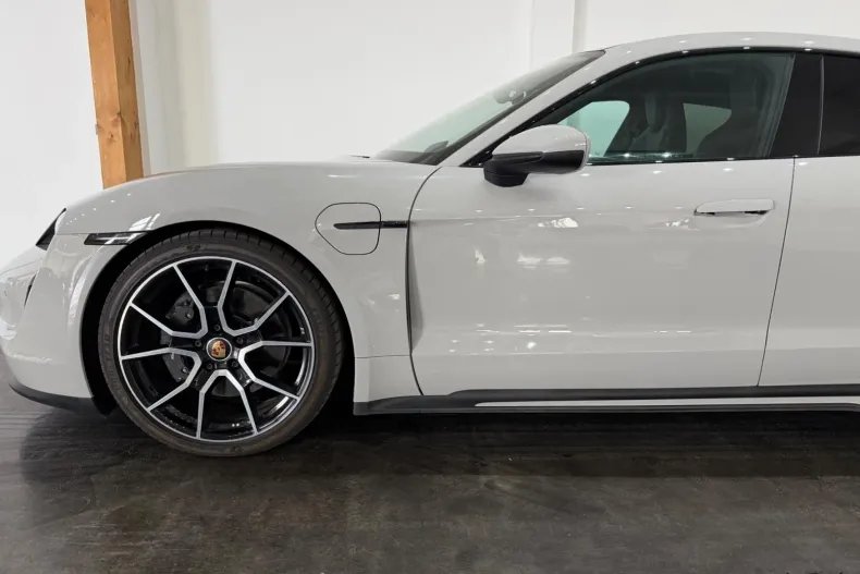 Porsche Taycan din 2023 cu 62.500 km - oferta POR202718 - foto 27