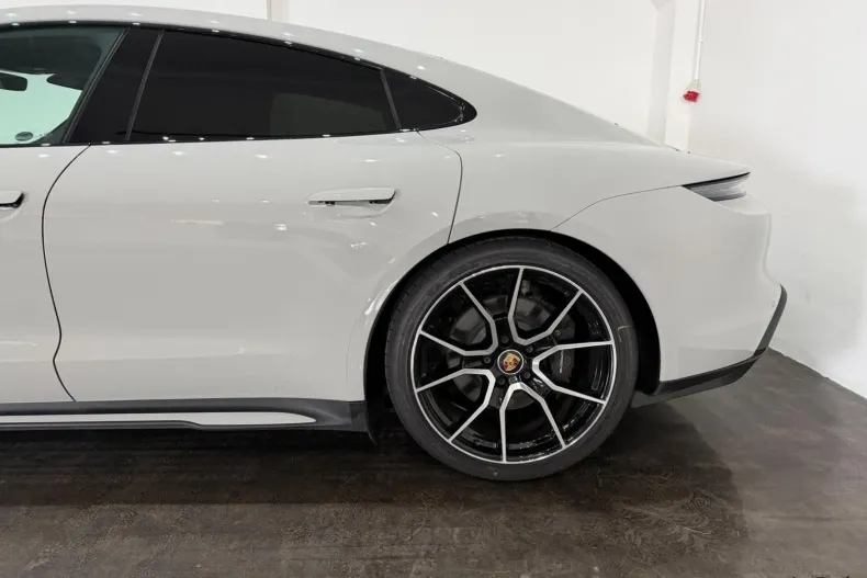 Porsche Taycan din 2023 cu 62.500 km - oferta POR202718 - foto 28