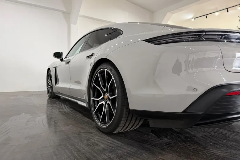 Porsche Taycan din 2023 cu 62.500 km - oferta POR202718 - foto 31