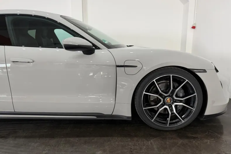 Porsche Taycan din 2023 cu 62.500 km - oferta POR202718 - foto 34