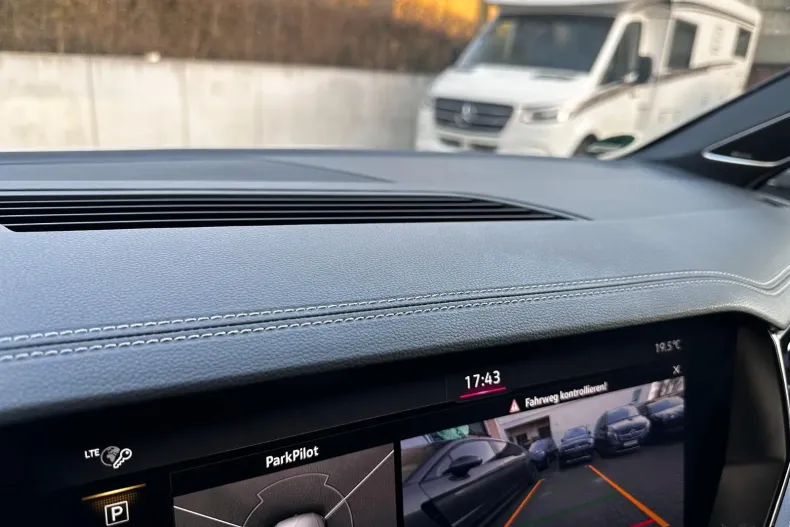 Volkswagen Touareg din 2023 cu 56.000 km - oferta VOL202725 - foto 23