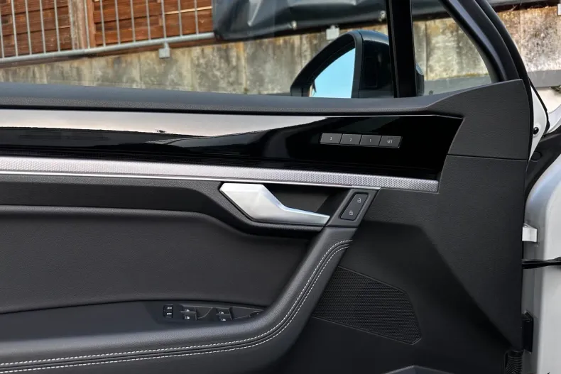 Volkswagen Touareg din 2023 cu 56.000 km - oferta VOL202725 - foto 31