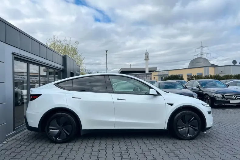 Tesla Model Y din 2025 cu 14.800 km - oferta TES202735 - foto 7