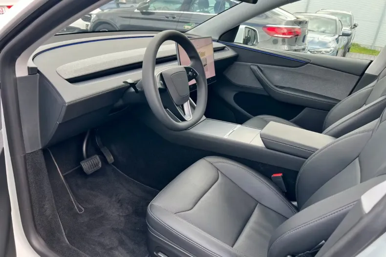 Tesla Model Y din 2025 cu 14.800 km - oferta TES202735 - foto 9