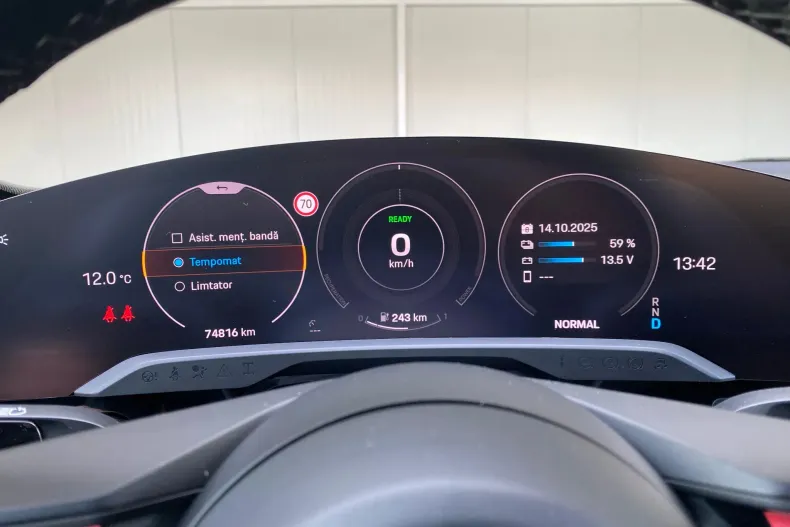 Porsche Taycan din 2021 cu 74.000 km - oferta POR202739 - foto 7