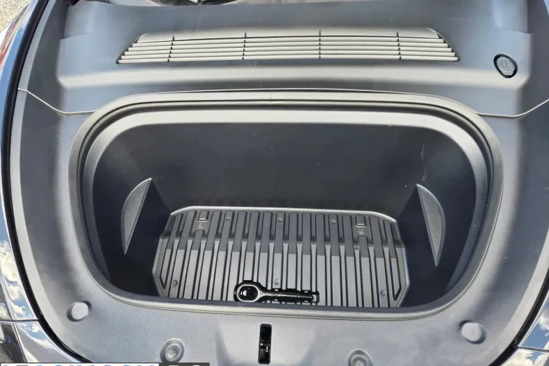 Tesla Model Y din 2023 cu 50.093 km - oferta TES202747 - foto 38