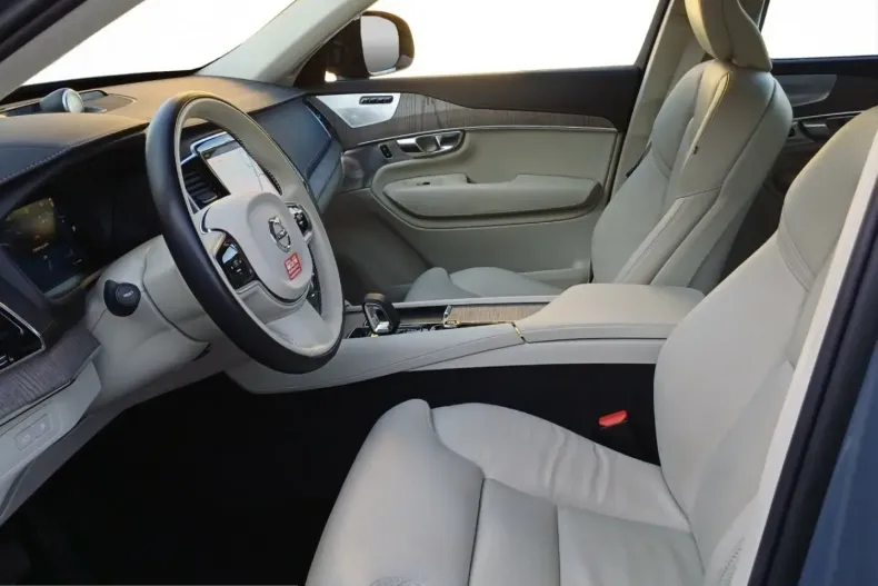 Volvo XC90 din 2023 cu 37.243 km - oferta VOL202755 - foto 8