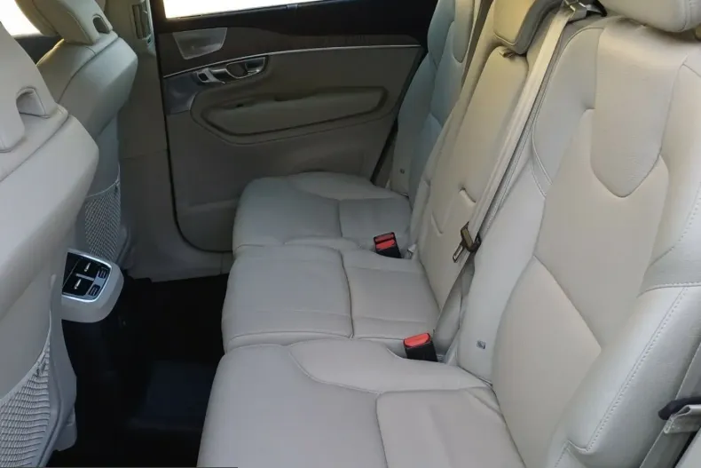 Volvo XC90 din 2023 cu 37.243 km - oferta VOL202755 - foto 9