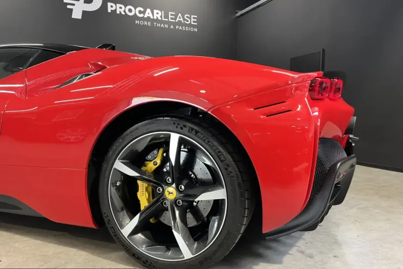 Ferrari SF90 din 2022 cu 5.000 km - oferta FER202756 - foto 15