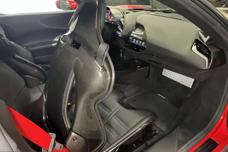 Ferrari SF90 din 2022 cu 5.000 km - oferta FER202756 - foto 29