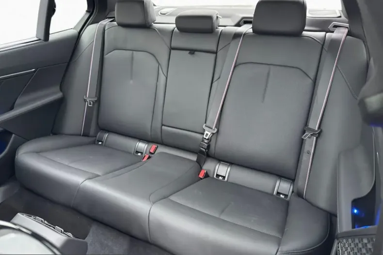 BMW M5 (Seria 5) din 2025 cu 18.290 km - oferta BMW202770 - foto 17