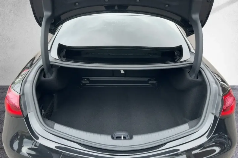 Mercedes-Benz CLE 300 (Clasa CLE) din 2024 cu 9.715 km - oferta MER202772 - foto 6