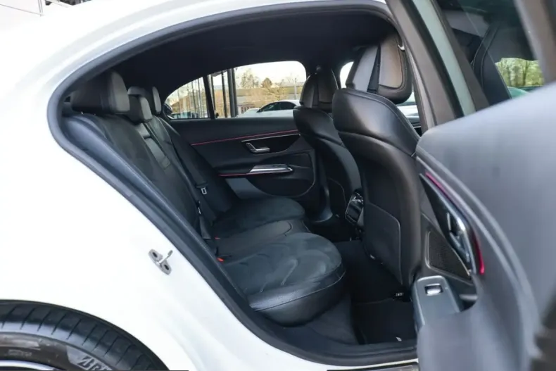 Mercedes-Benz E 220 (Clasa E) din 2025 cu 13.238 km - oferta MER202780 - foto 7