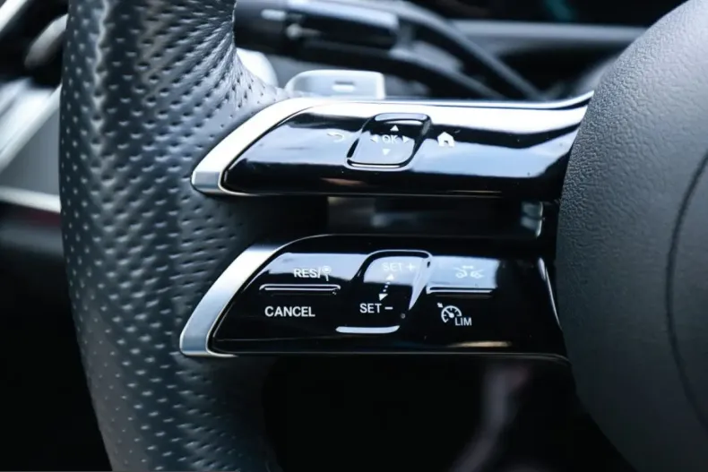 Mercedes-Benz E 220 (Clasa E) din 2025 cu 13.238 km - oferta MER202780 - foto 17