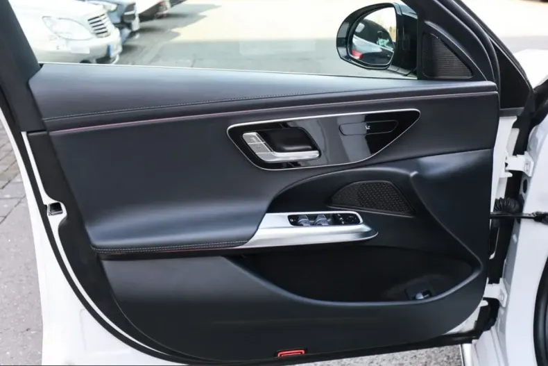 Mercedes-Benz E 220 (Clasa E) din 2025 cu 13.238 km - oferta MER202780 - foto 21