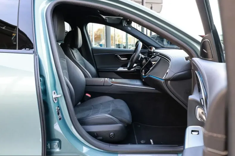 Mercedes-Benz E 300 (Clasa E) din 2025 cu 39.691 km - oferta MER202781 - foto 5