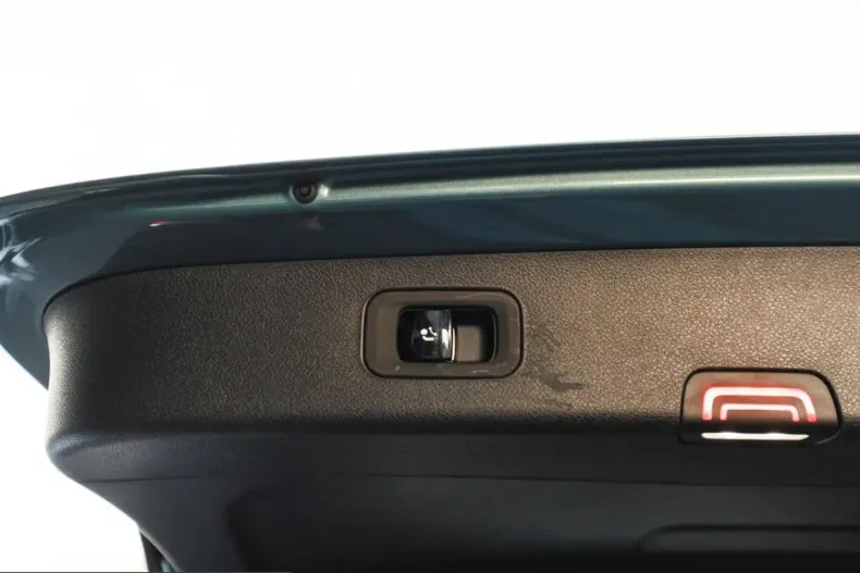 Mercedes-Benz E 300 (Clasa E) din 2025 cu 39.691 km - oferta MER202781 - foto 24