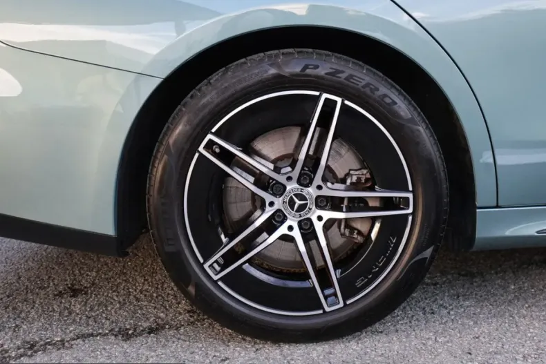 Mercedes-Benz E 300 (Clasa E) din 2025 cu 39.691 km - oferta MER202781 - foto 26