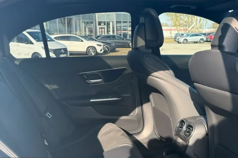 Mercedes-Benz C 200 (Clasa C) din 2025 cu 17.204 km - oferta MER202783 - foto 17