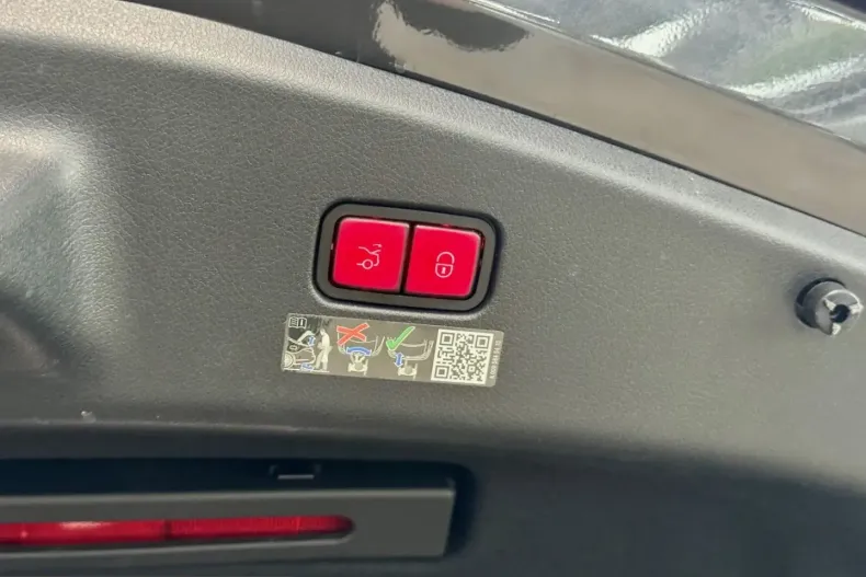 Mercedes-Benz CLE 220 (Clasa CLE) din 2025 cu 15.000 km - oferta MER202784 - foto 26