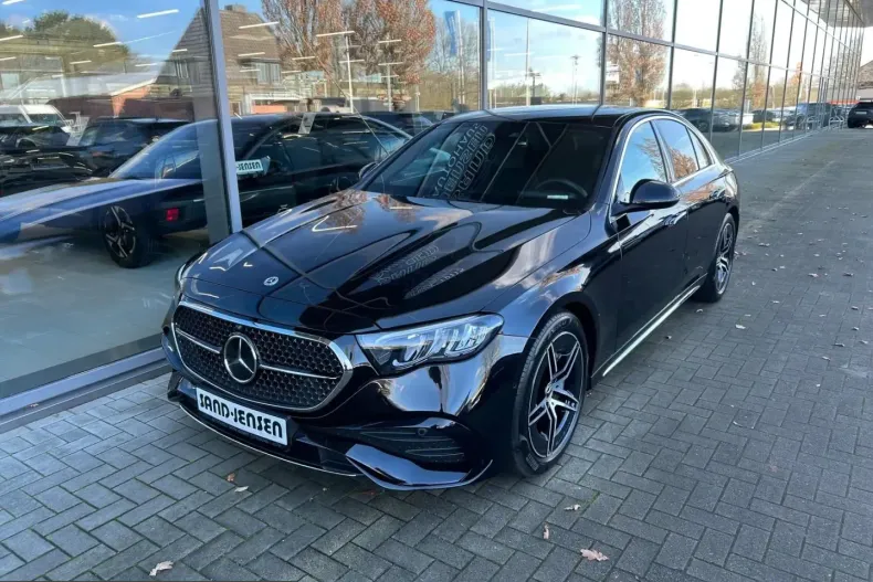 Mercedes-Benz E 220 (Clasa E) din 2025 cu 10.000 km - oferta MER202786 - foto 1