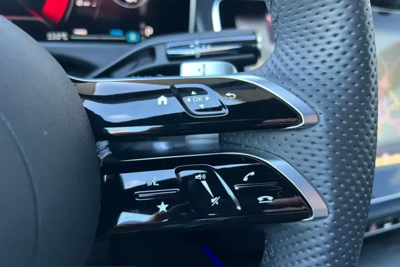 Mercedes-Benz E 220 (Clasa E) din 2025 cu 10.000 km - oferta MER202786 - foto 8