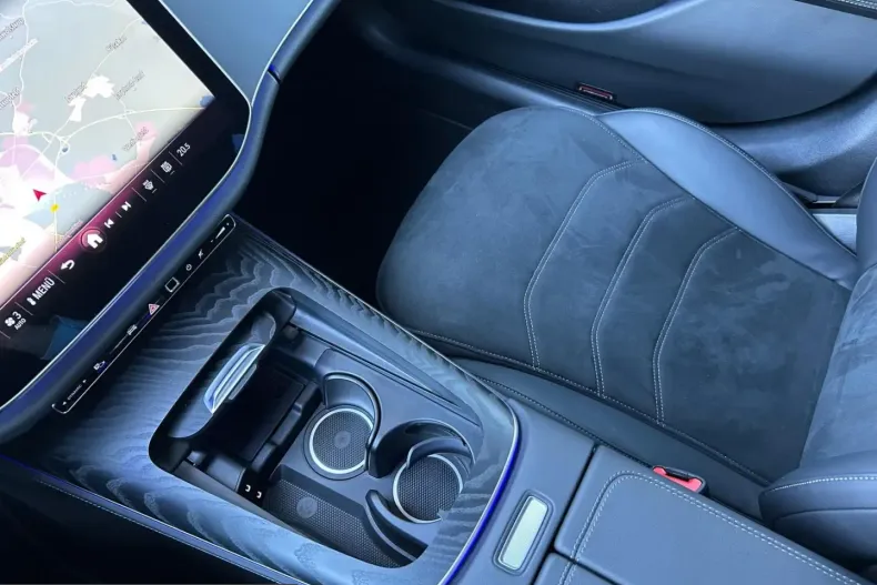 Mercedes-Benz E 220 (Clasa E) din 2025 cu 10.000 km - oferta MER202786 - foto 18