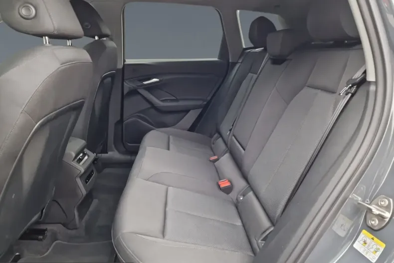 Audi Q6 e-tron din 2025 cu 8.950 km - oferta AUD202800 - foto 22