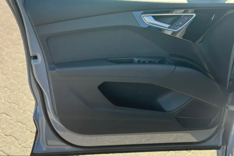 Audi Q4 e-tron din 2024 cu 25.290 km - oferta AUD202802 - foto 6