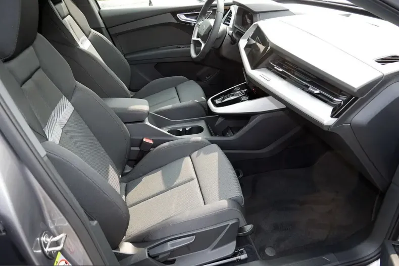 Audi Q4 e-tron din 2024 cu 9.900 km - oferta AUD202803 - foto 7