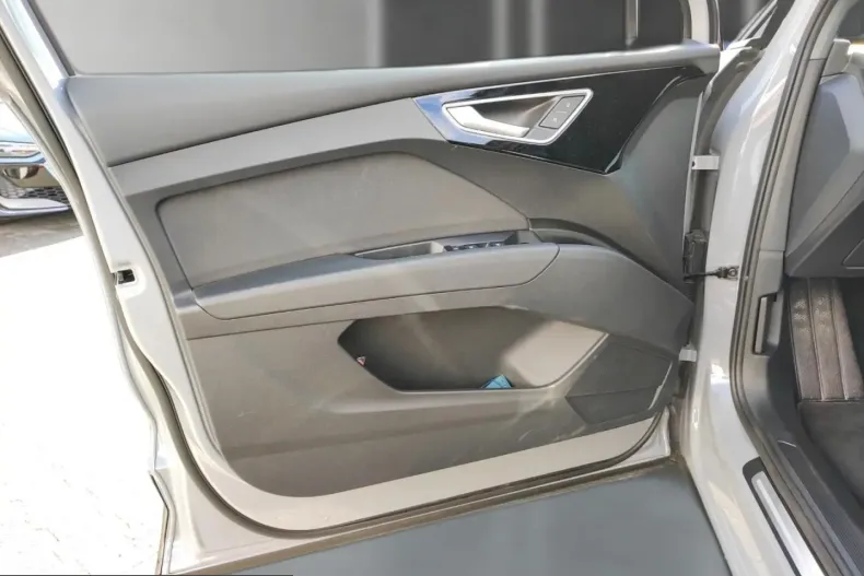 Audi Q4 e-tron din 2024 cu 13.208 km - oferta AUD202806 - foto 16