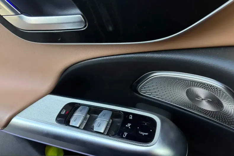 Mercedes-Benz E 200 (Clasa E) din 2025 cu 16.678 km - oferta MER202807 - foto 14