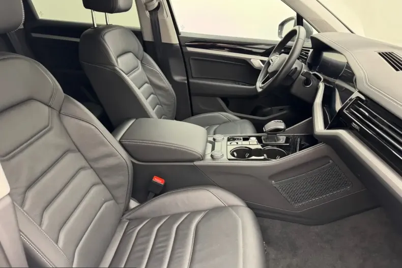 Volkswagen Touareg din 2023 cu 40.760 km - oferta VOL202809 - foto 3