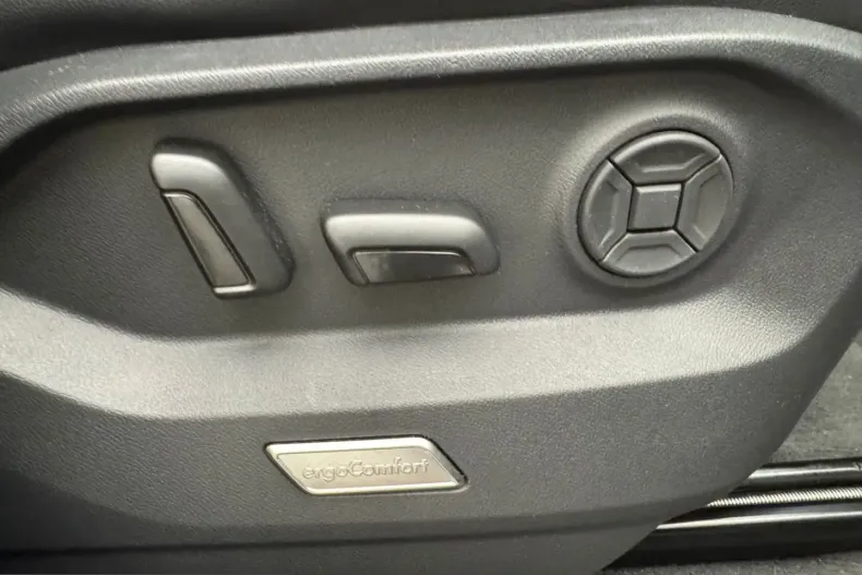 Volkswagen Touareg din 2023 cu 40.760 km - oferta VOL202809 - foto 4