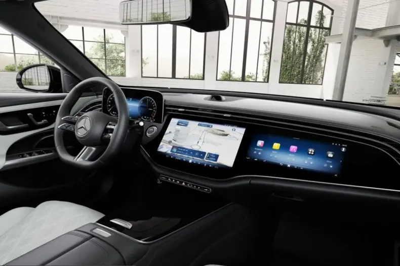 Mercedes-Benz E 400 (Clasa E) din 2025 cu 33.823 km - oferta MER202810 - foto 8