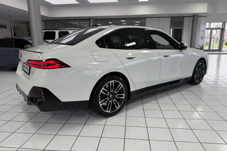 BMW 550 (Seria 5) din 2025 cu 23.100 km - oferta BMW202812 - foto 4