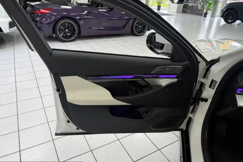 BMW 550 (Seria 5) din 2025 cu 23.100 km - oferta BMW202812 - foto 9